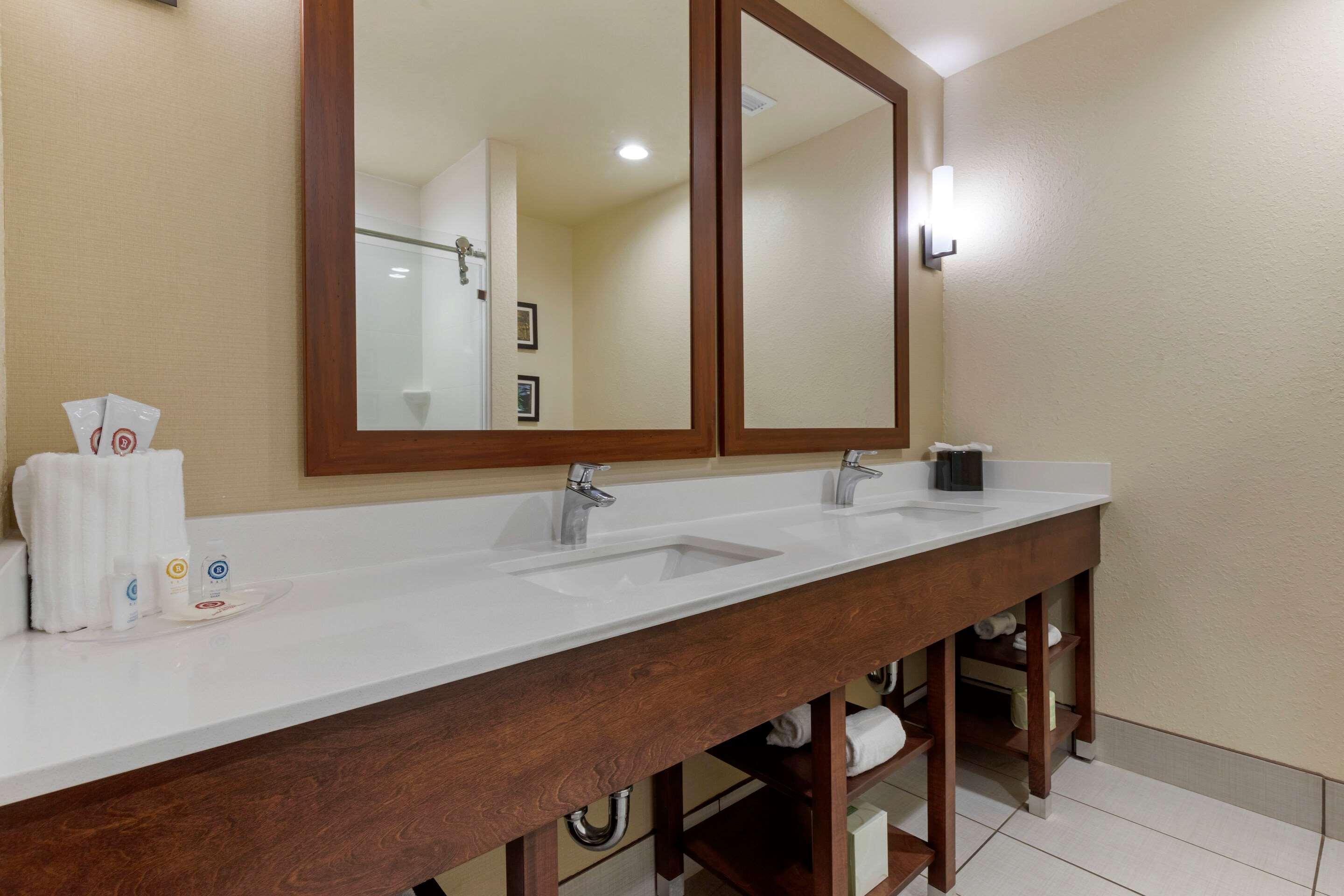 Comfort Suites Greenville South Piedmont Eksteriør bilde