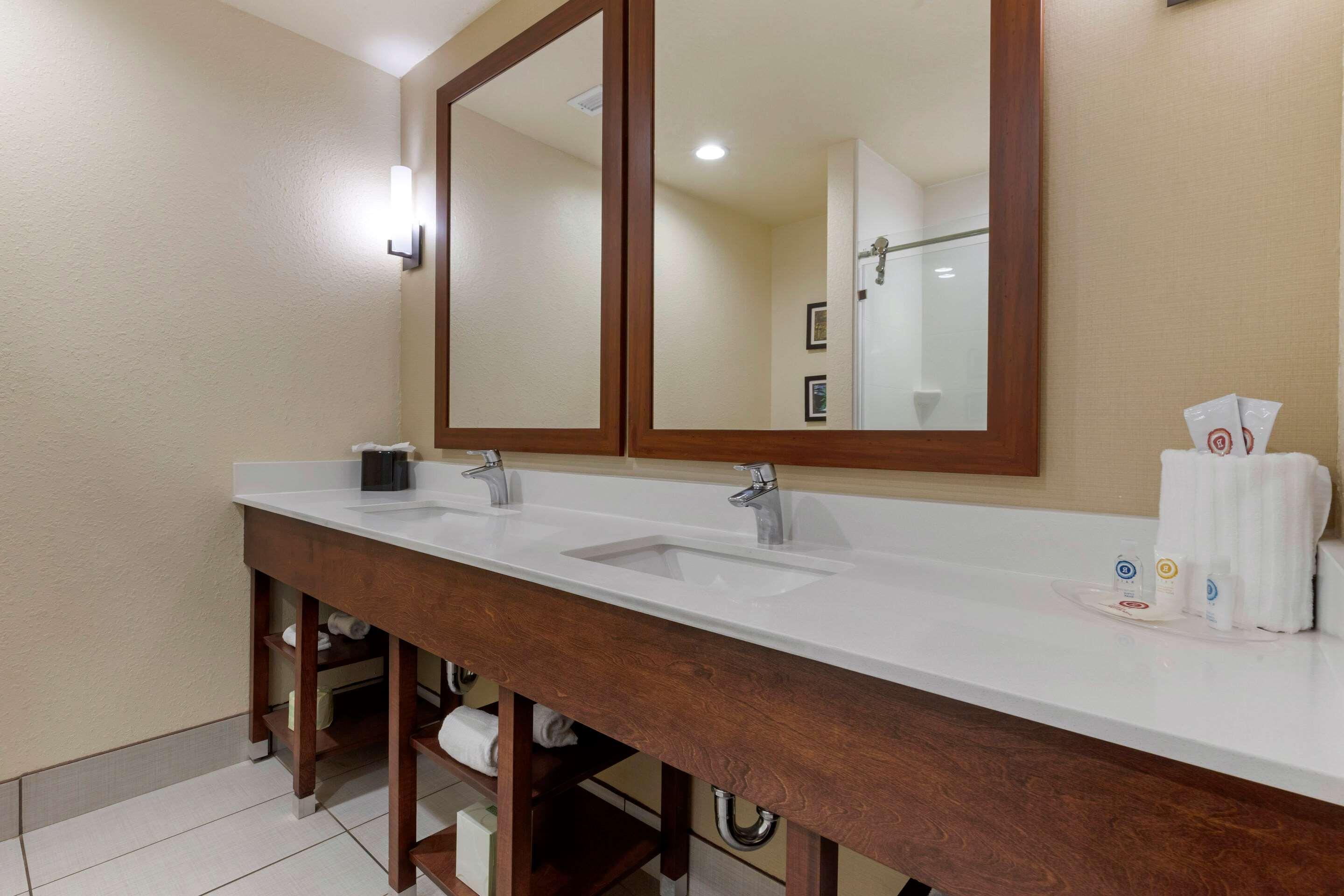 Comfort Suites Greenville South Piedmont Eksteriør bilde